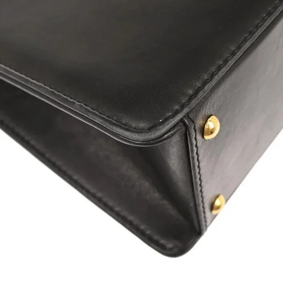 Chanel Black Calfskin Shoulder Bag 117660 - Picture 3 of 10